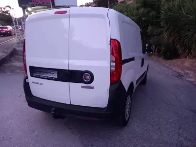 Fiat Doblo 2018 - 7500 EUR, 429470 km - AUTO.MOTO.pt - 429470km - foto 3 de 11