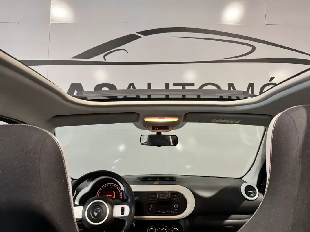 Renault Twingo 2015 - 7900 EUR, 124650 km - 124650km - foto 10 de 42