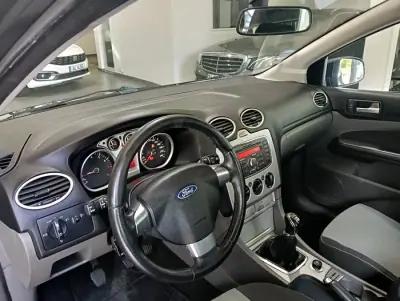 Ford Focus SW 2010 - 5990 EUR, 112000 km - AUTO.MOTO.pt - 112000km - foto 16 de 51