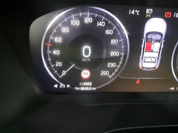 Volvo XC 40 2020 - 26900 EUR, 112869 km - AUTO.MOTO.pt - 112869km - foto 3 de 7