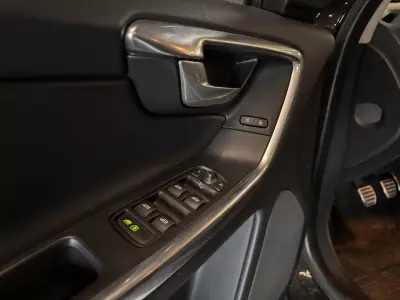 Volvo XC 60 2012 - 16990 EUR, 201000 km - AUTO.MOTO.pt - 201000km - foto 21 de 35