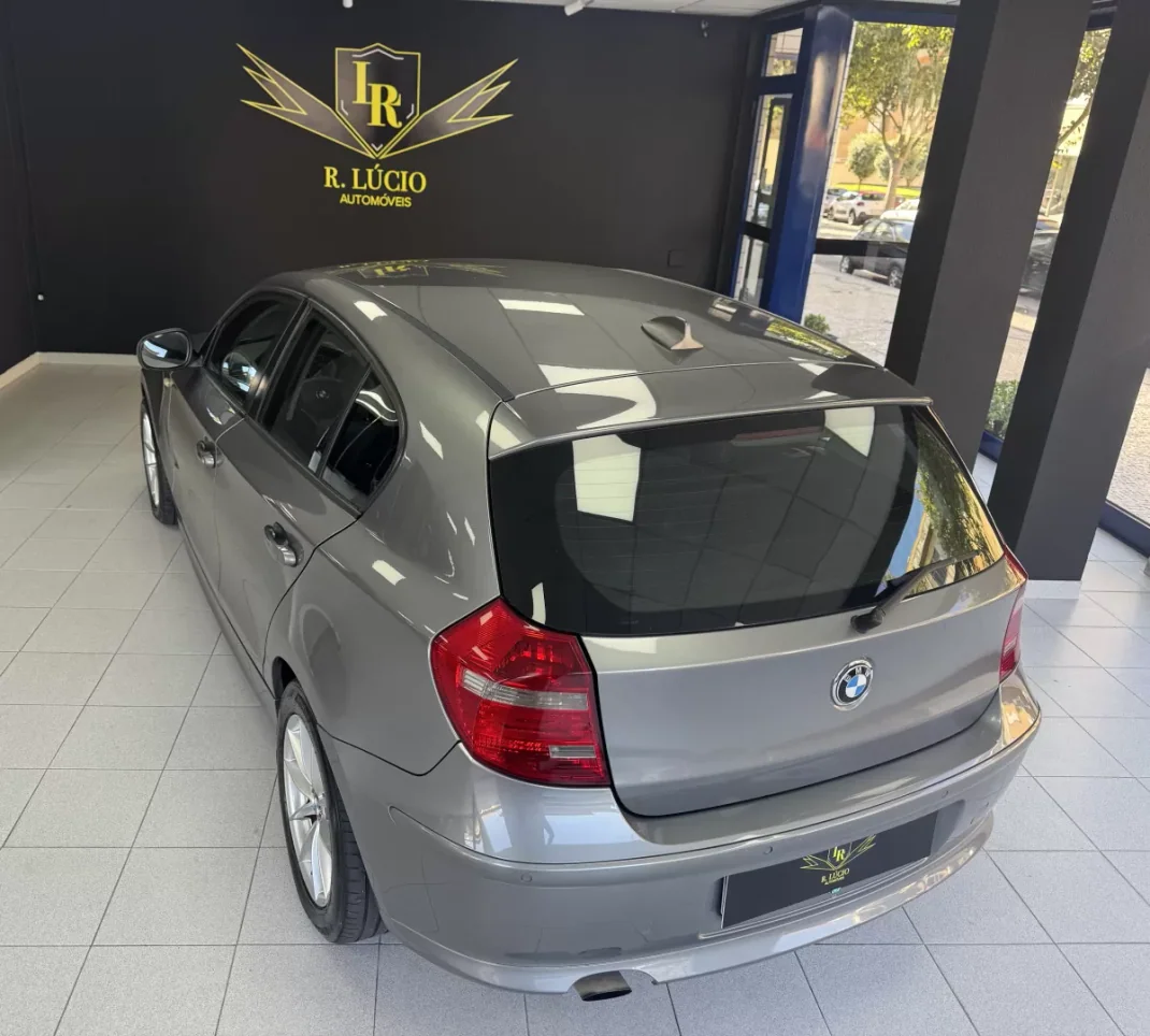 BMW 118 2010 - 9500 EUR, 241971 km - AUTO.MOTO.pt - 241971km - foto 10 de 28