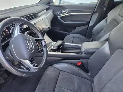 Audi e-tron 2021 - 32900 EUR, 120000 km - 120000km - foto 27 de 51