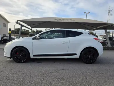 Renault Mégane Coupe 2011 - 8990 EUR, 234000 km - AUTO.MOTO.pt - 234000km - foto 8 de 33