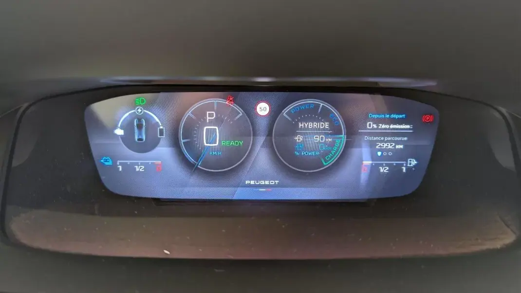 Peugeot 408 2024 - 33750 EUR, 2992 km - AUTO.MOTO.pt - 2992km - foto 10 de 19