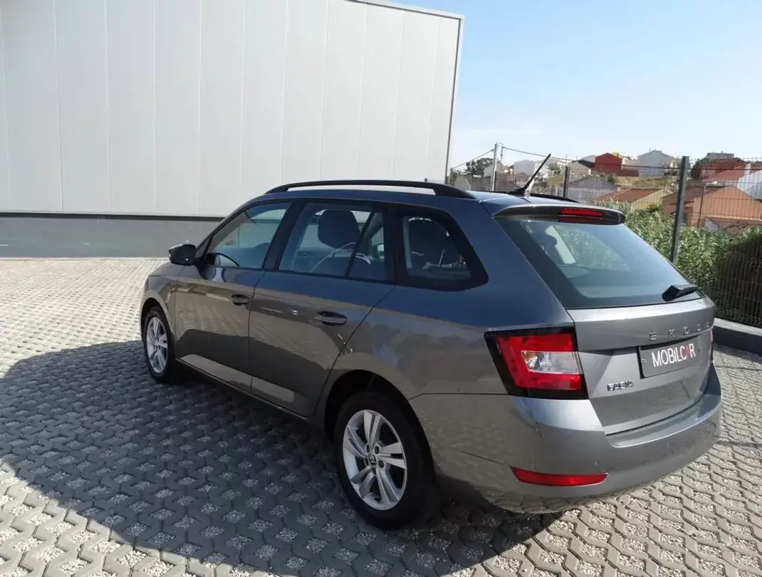 Skoda Fabia Break 2022 - 14500 EUR, 56551 km - 56551km - foto 23 de 26
