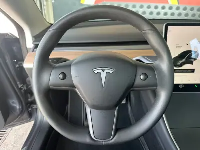 Tesla Model 3 2020 - 33900 EUR, 48971 km - 48971km - foto 18 de 31
