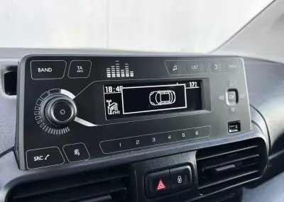 Peugeot PARTNER 1.6 BLUEHDI 3 LUGARES 2019 - 13900 EUR, 97000 km - AUTO.MOTO.pt - 97000km - foto 25 de 34