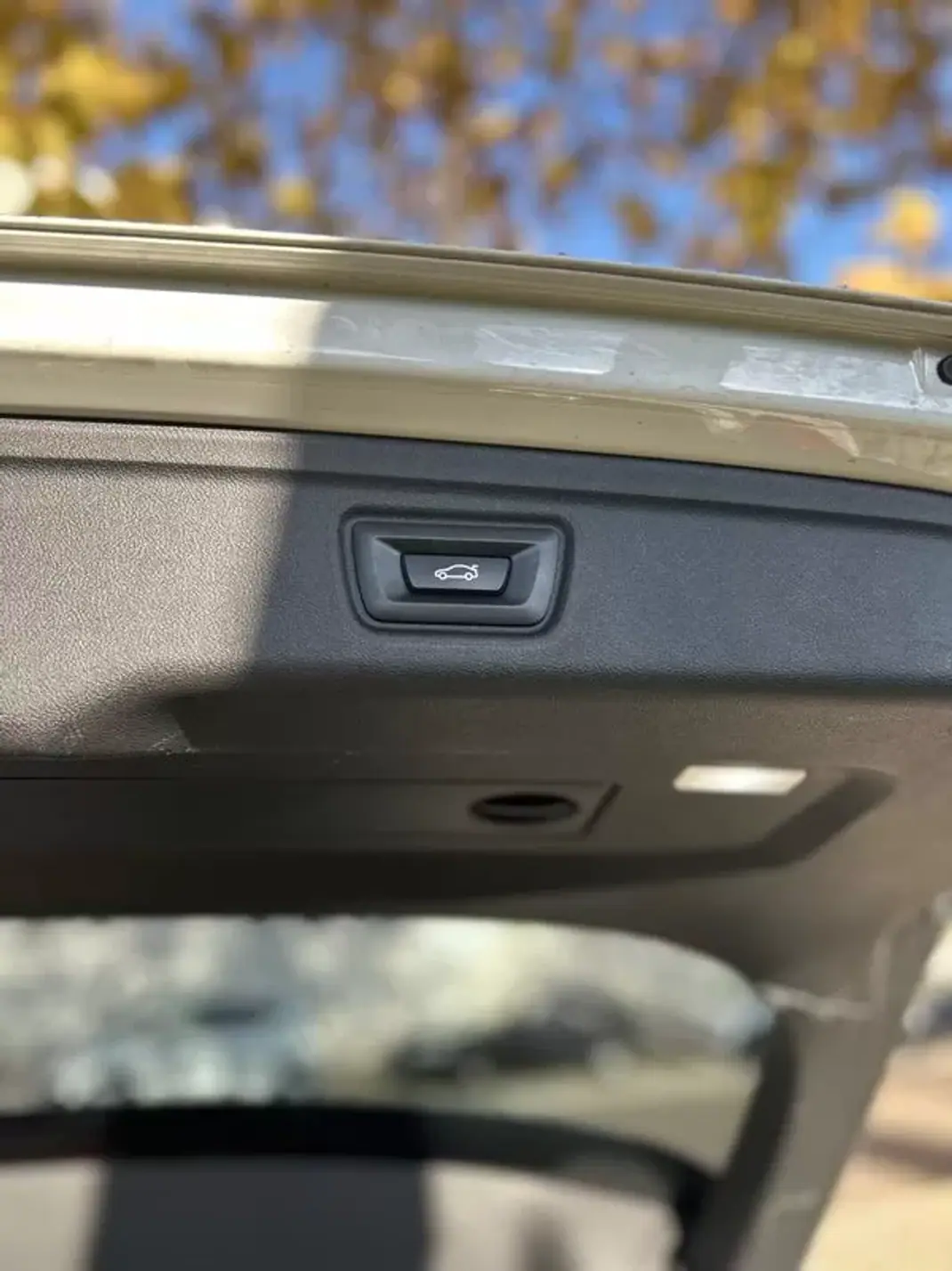 BMW 330 2019 - 30000 EUR, 206305 km - AUTO.MOTO.pt - 206305km - foto 10 de 43