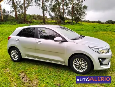 Kia Rio 2021 - 14450 EUR, 70980 km - AUTO.MOTO.pt - 70980km - foto 10 de 32