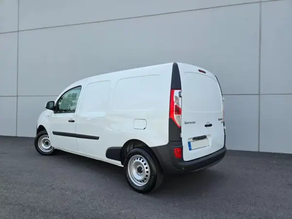 Renault 2021 - 12750 EUR, 143600 km - AUTO.MOTO.pt - 143600km - foto 2 de 23