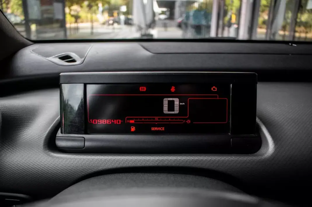 Citroën C4 Cactus 2016 - 10550 EUR, 98640 km - AUTO.MOTO.pt - 98640km - foto 22 de 42