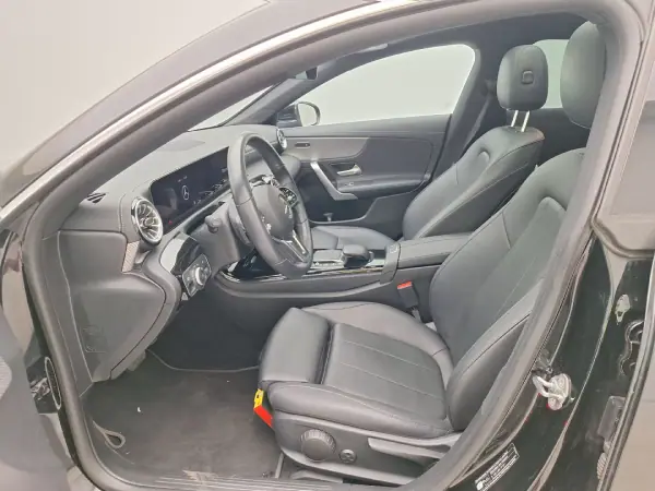 Mercedes-Benz CLA 250 2022 - 24950 EUR, 152503 km - AUTO.MOTO.pt - 152503km - foto 12 de 16