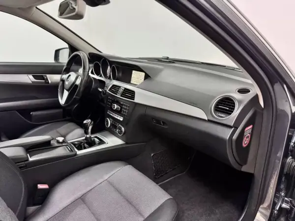 Mercedes-Benz C 220 2013 - 13750 EUR, 177000 km - AUTO.MOTO.pt - 177000km - foto 49 de 54
