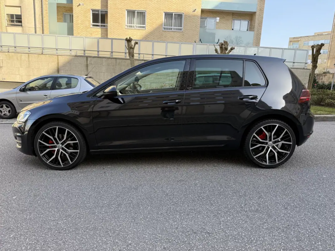 Volkswagen Golf 2016 - 13950 EUR, 258000 km - AUTO.MOTO.pt - 258000km - foto 9 de 15