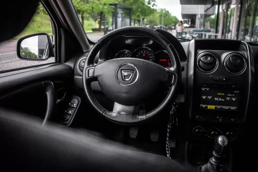 Dacia Duster 2014 - 10490 EUR, 134765 km - AUTO.MOTO.pt - 134765km - foto 30 de 36