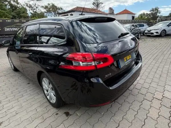 Peugeot 308 SW 2020 - 14900 EUR, 76690 km - AUTO.MOTO.pt - 76690km - foto 9 de 12