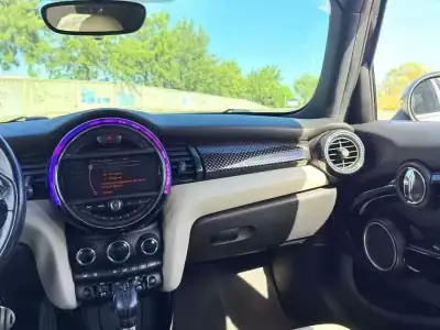 MINI Cooper 2015 - 18900 EUR, 132000 km - AUTO.MOTO.pt - 132000km - foto 17 de 29