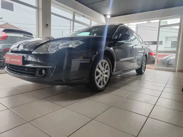 Renault Laguna Break 2009 - 8450 EUR, 105000 km - AUTO.MOTO.pt - 105000km - foto 6 de 35