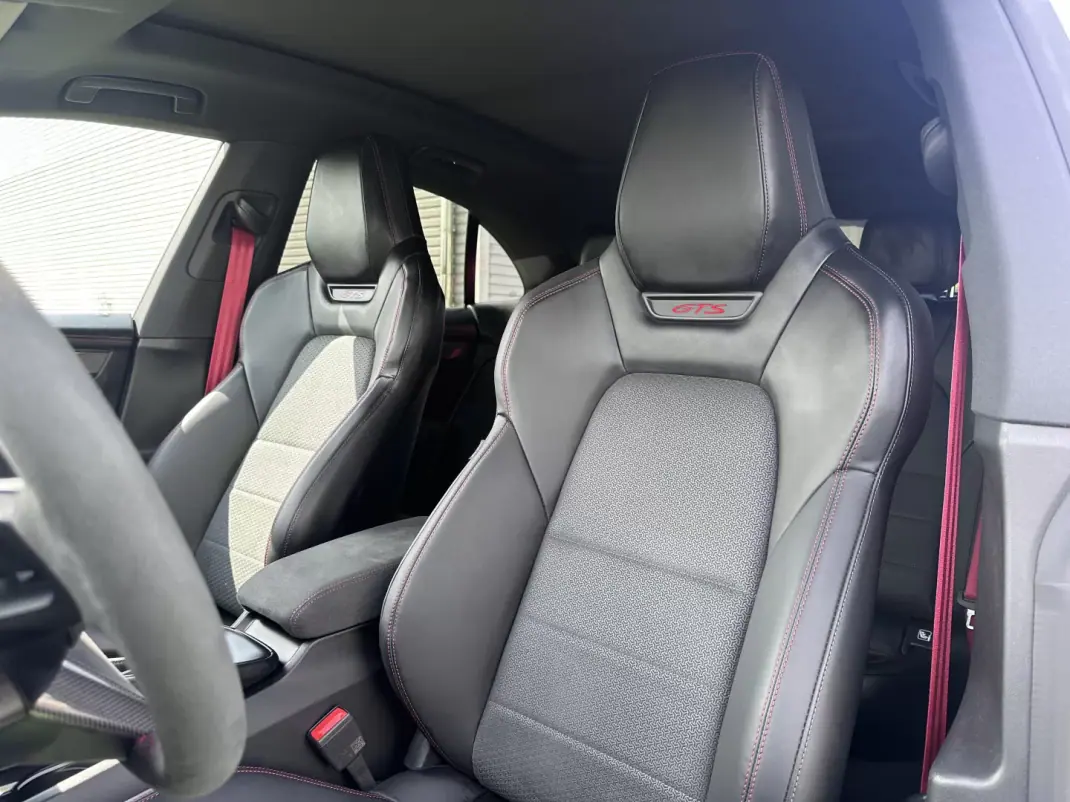 Porsche Macan 2026 - 129000 EUR, 2200 km - AUTO.MOTO.pt - 2200km - foto 32 de 85
