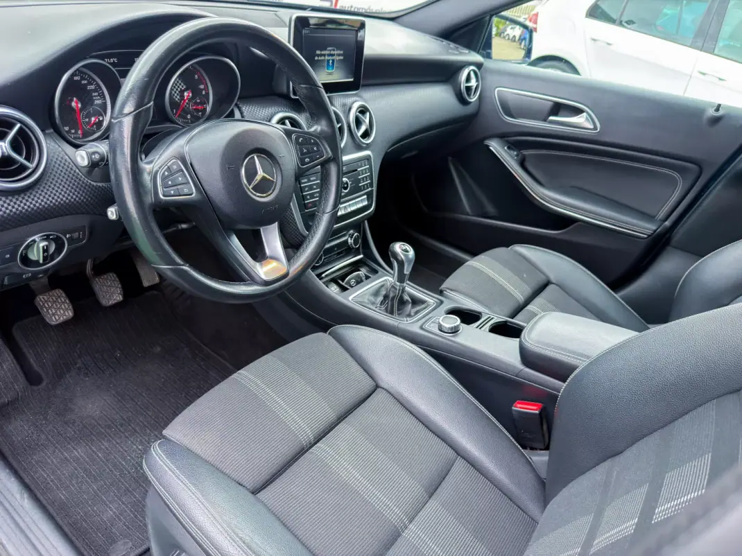 Mercedes-Benz A 180 2017 - 15990 EUR, 171488 km - 171488km - foto 13 de 22