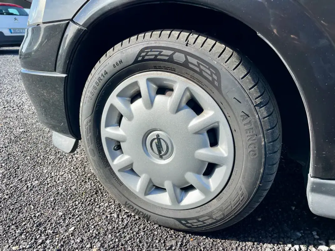 Opel Astra 1999 - 4750 EUR, 186347 km - AUTO.MOTO.pt - 186347km - foto 4 de 19