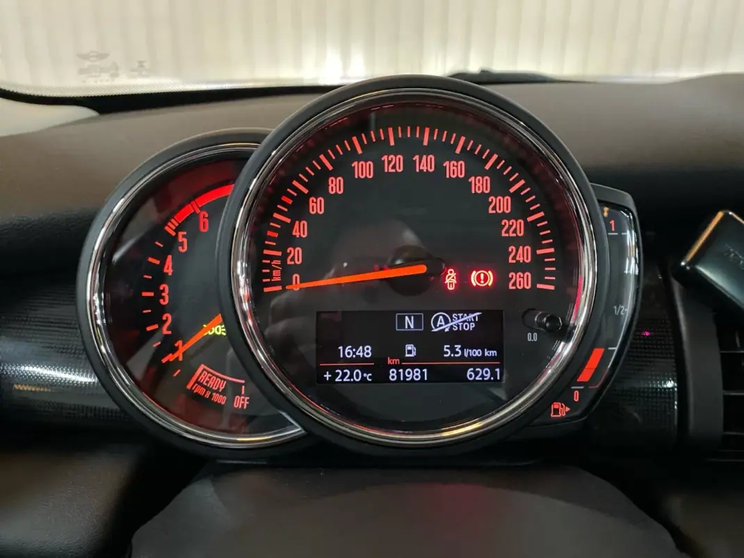 MINI 2019 - 20950 EUR, 82000 km - AUTO.MOTO.pt - 82000km - foto 10 de 20