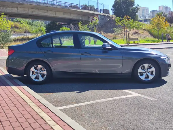 BMW 320 2013 - 14980 EUR, 161500 km - AUTO.MOTO.pt - 161500km - foto 6 de 38