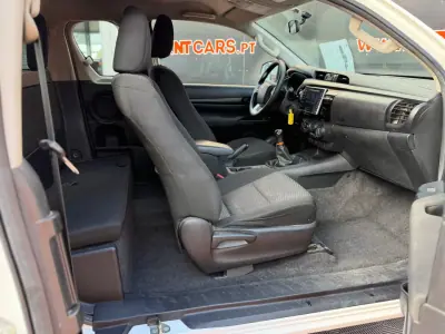 Toyota HILUX 2.4 D-4D 2WD CE 3L 2018 - 14900 EUR, 292795 km - AUTO.MOTO.pt - 292795km - foto 10 de 10