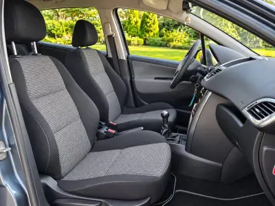 Peugeot 207 2010 — photo 5 of 7