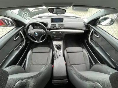 BMW 118 2010 - 10750 EUR, 289185 km - AUTO.MOTO.pt - 289185km - foto 15 de 18