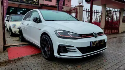 Volkswagen Golf 2017 - 22990 EUR, 113000 km - AUTO.MOTO.pt - 113000km - foto 2 de 15