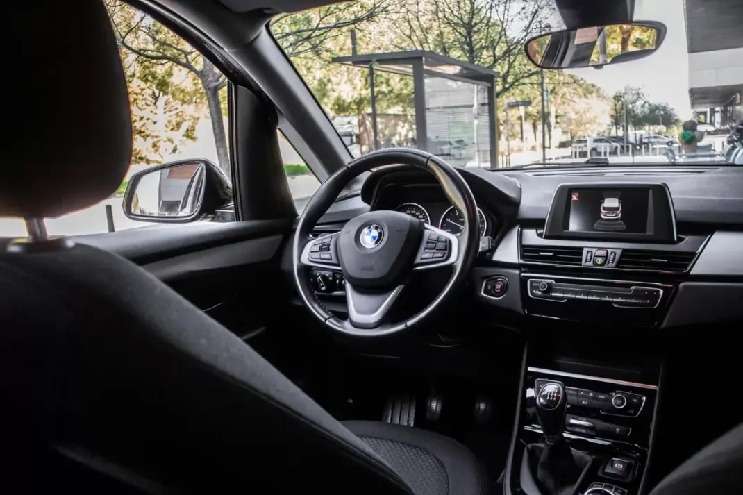 BMW 216 Active Tourer 2017 - 13990 EUR, 96223 km - AUTO.MOTO.pt - 96223km - foto 33 de 43