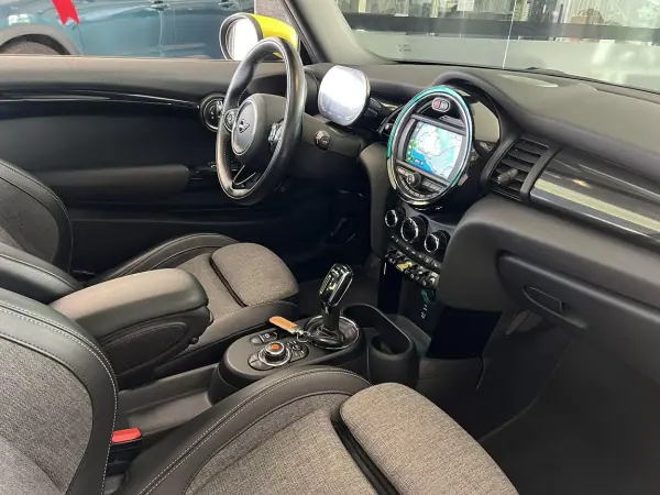 MINI Electric 2020 - 18900 EUR, 56462 km - AUTO.MOTO.pt - 56462km - foto 16 de 24
