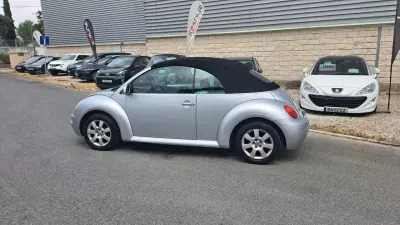 Volkswagen New Beetle Cabriolet 2004 - 9890 EUR, 127830 km - AUTO.MOTO.pt - 127830km - foto 32 de 48