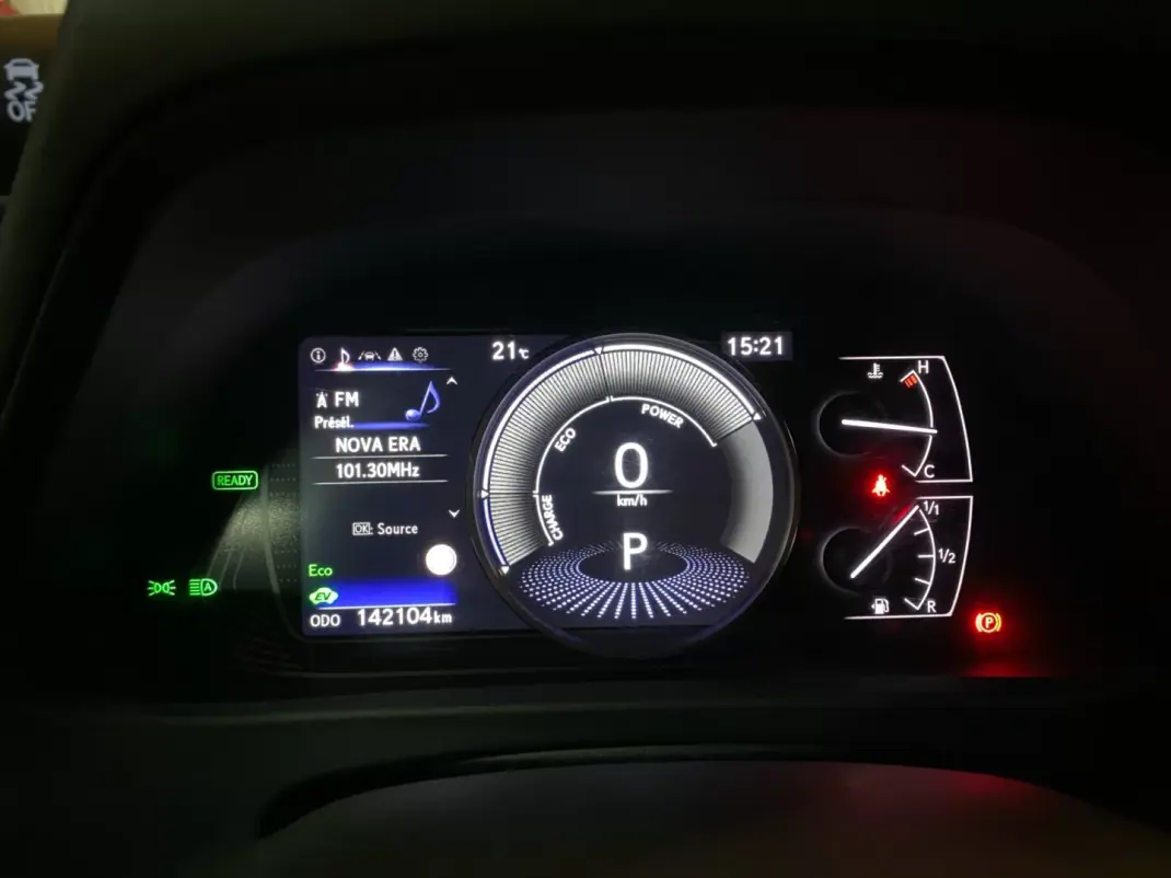 Lexus UX 250h 2021 - 22450 EUR, 142000 km - AUTO.MOTO.pt - 142000km - foto 10 de 20