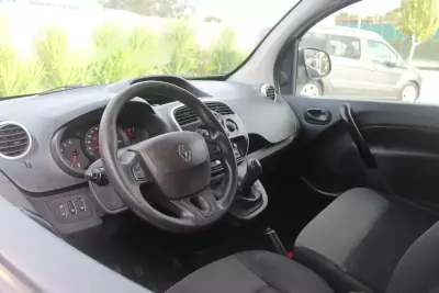 Renault KANGOO 1.5DCI 3L C/IVA 2019 - 8902 EUR, 175000 km - AUTO.MOTO.pt - 175000km - foto 17 de 23