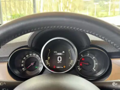 Fiat 500X 2015 - 12500 EUR, 129217 km - AUTO.MOTO.pt - 129217km - foto 14 de 31