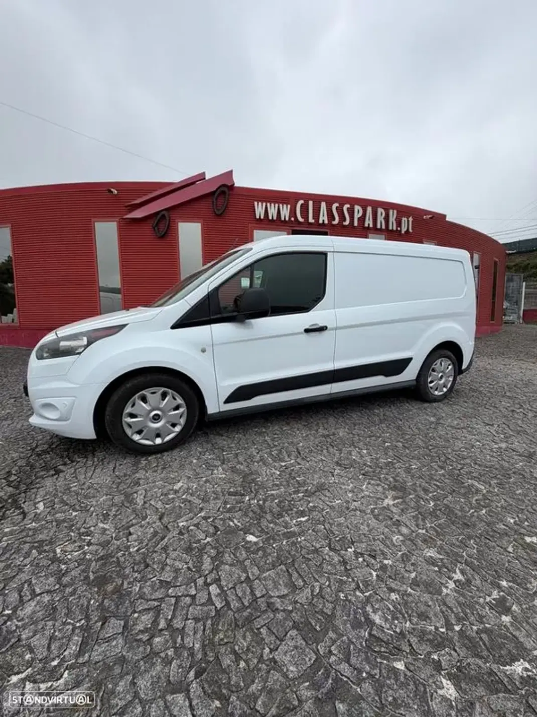 Ford Transit Connect 2018 - 10500 EUR, 165000 km - AUTO.MOTO.pt - 165000km - foto 4 de 6