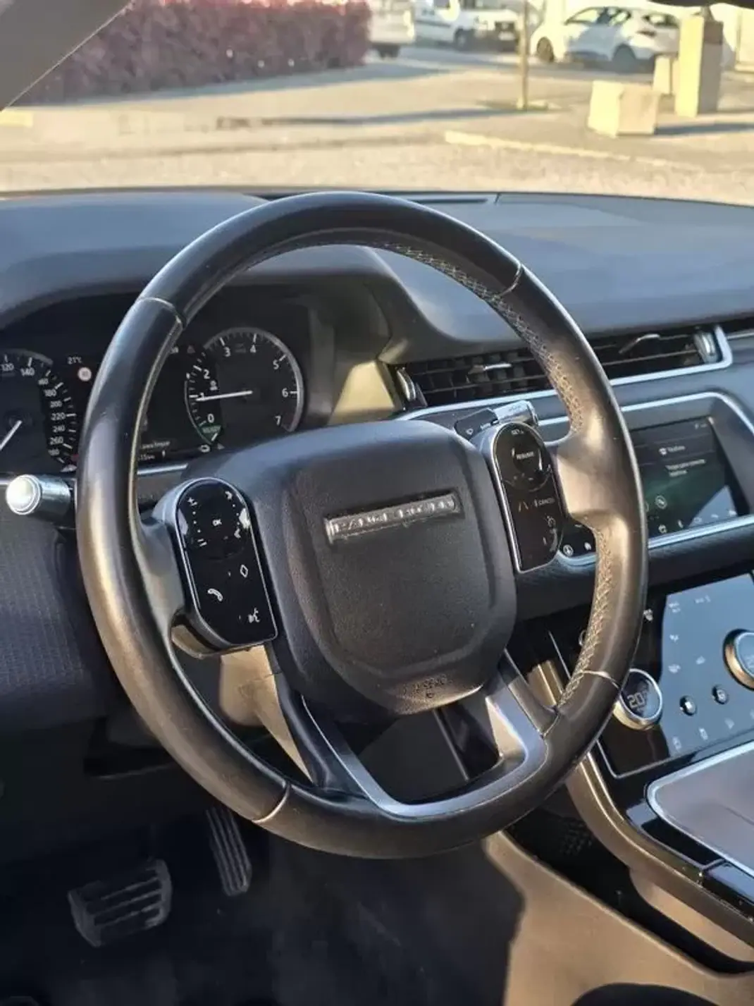 Land Rover Range Rover Evoque 2020 - 32890 EUR, 152000 km - AUTO.MOTO.pt - 152000km - foto 8 de 38