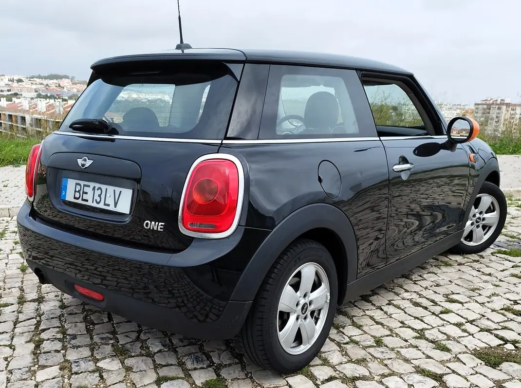 MINI One 2017 - 11950 EUR, 170000 km - AUTO.MOTO.pt - 170000km - foto 5 de 11