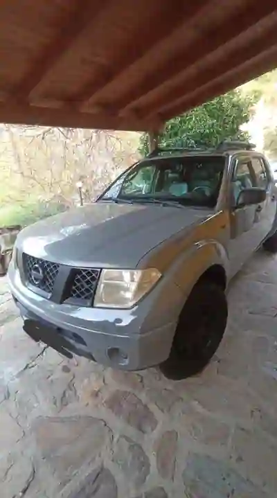 Nissan Navara 2005 - 13000 EUR, 293000 km - AUTO.MOTO.pt - 293000km - foto 5 de 14