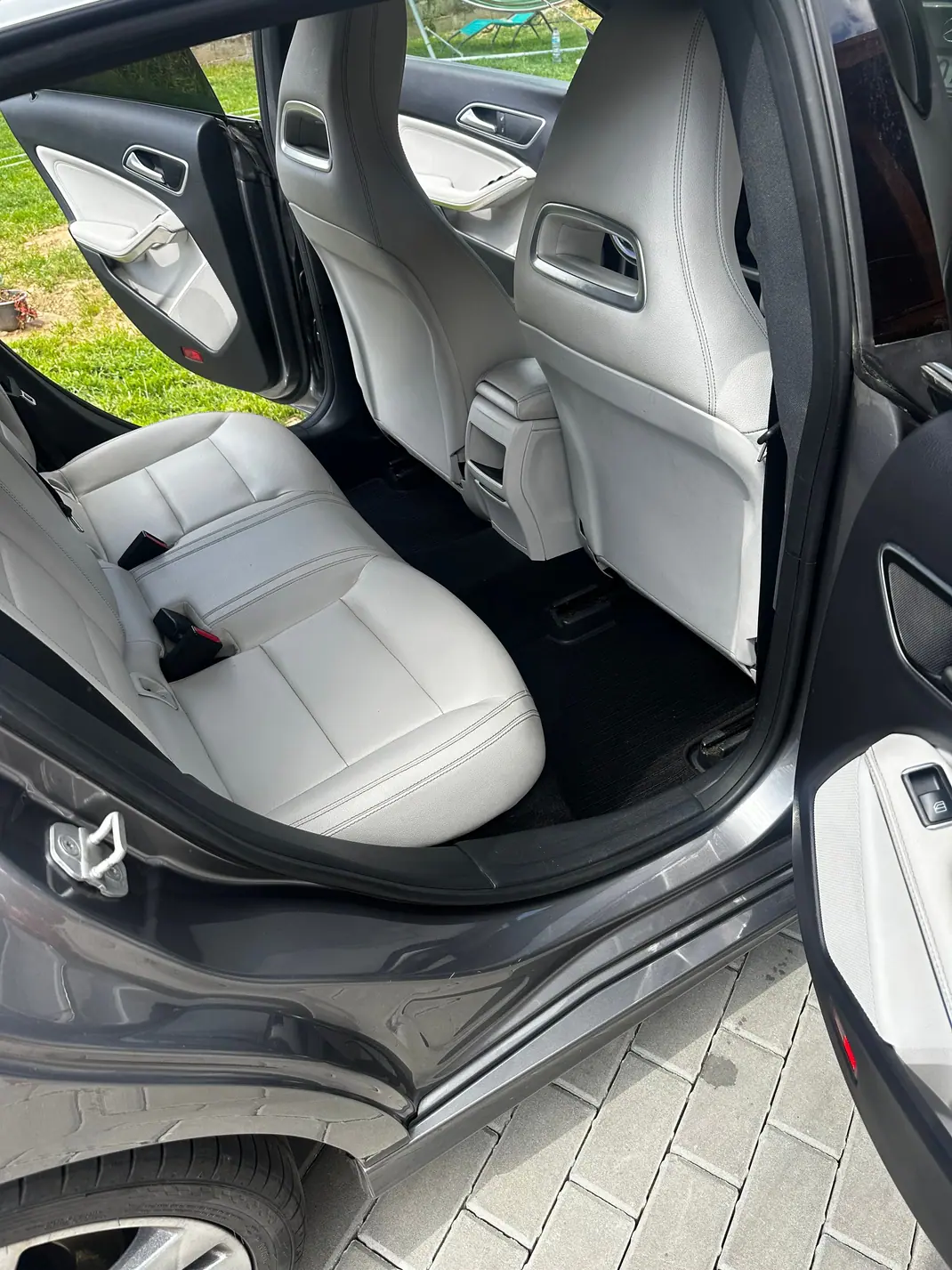 Mercedes-Benz CLA 180 2015 - 13500 EUR, 173000 km - 173000km - foto 5 de 5
