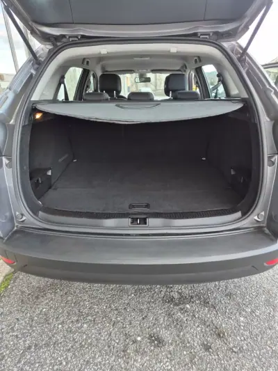 Renault Mégane 2010 - 9950 EUR, 148000 km - AUTO.MOTO.pt - 148000km - foto 12 de 26