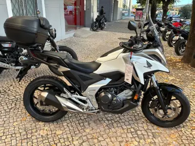 Honda NC750X 2021 — foto 3 de 17
