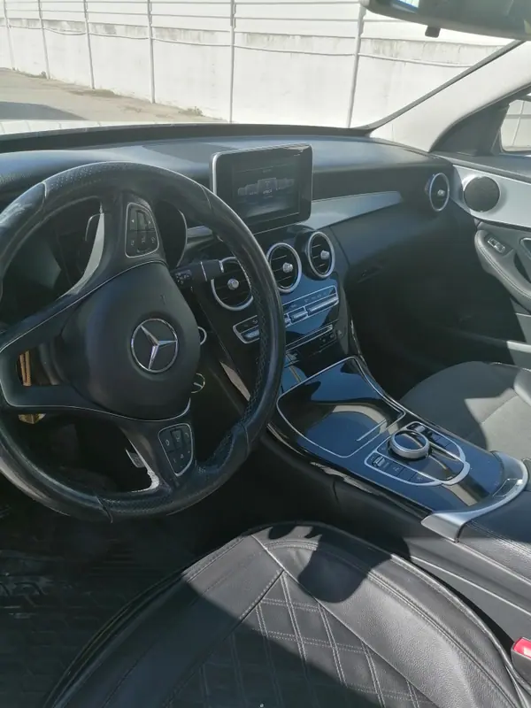 Mercedes-Benz C 200 2016 — foto 3 de 4