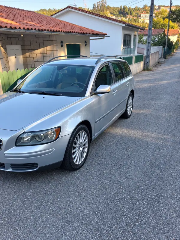 Volvo V50 2.0D DPF Kinetic 2008 Diesel — 256 000 km · Aveiro Volvo V50 2008