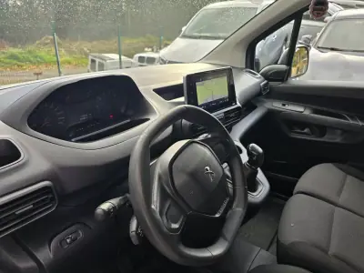 Peugeot PARTNER HDI 2020 - 13900 EUR, 99000 km - AUTO.MOTO.pt - 99000km - foto 8 de 22