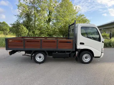 Toyota 2007 - 19900 EUR, 230000 km - AUTO.MOTO.pt - 230000km - foto 7 de 19