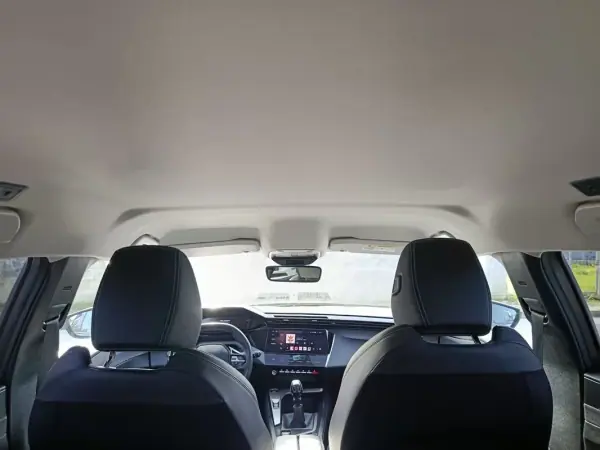 Peugeot 308 2023 - 18900 EUR, 75511 km - AUTO.MOTO.pt - 75511km - foto 13 de 27